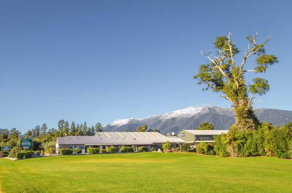 ASURE Aspiring Court Motel