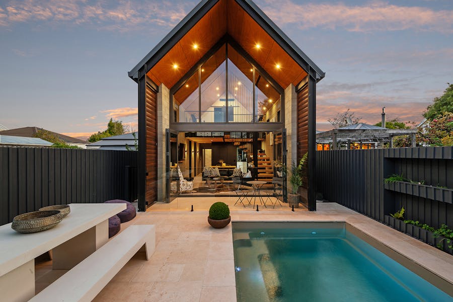 Bachcare Holiday Homes CS Hero without Logo