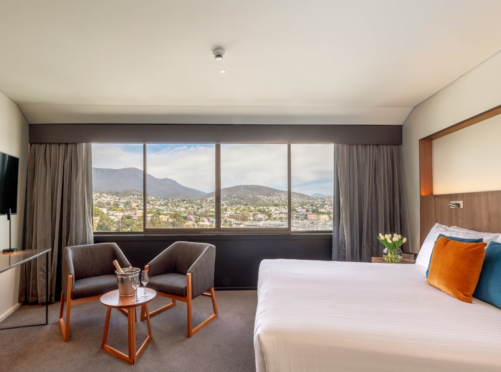 RM 701 Mountain View Deluxe King 04